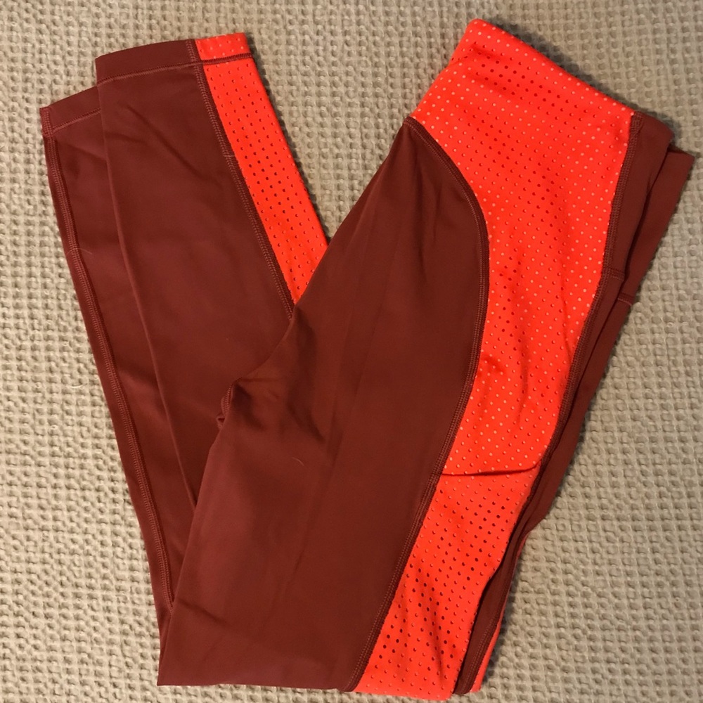 NWOT Small Athleta Ultimate 7/8 Tights